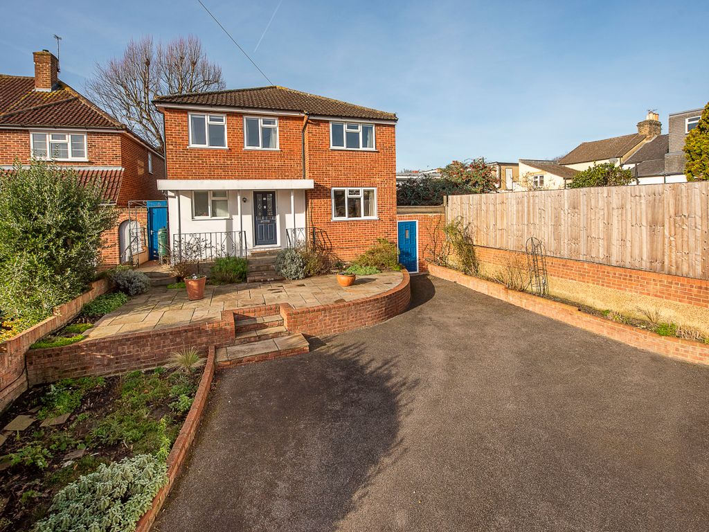 4 bed detached house for sale in Princes Close, Teddington TW11, £