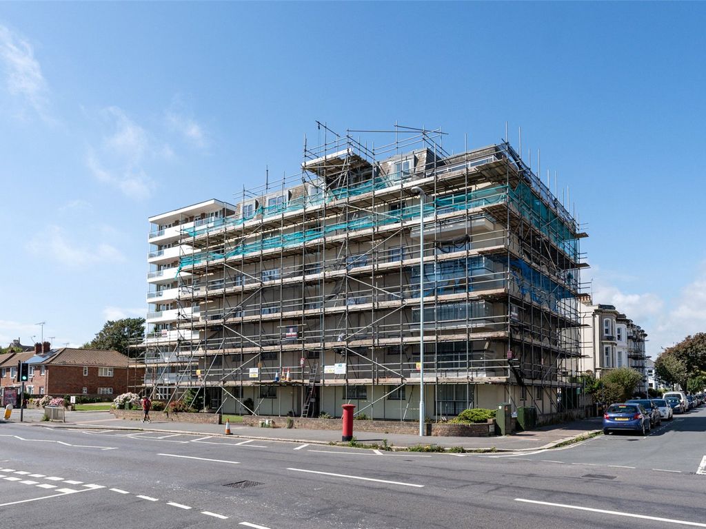 2 bed flat for sale in Brighton Road, Worthing, West Sussex BN11, £