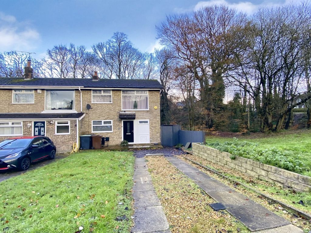 3 bed end terrace house for sale in Turnlee Close, Glossop SK13, £