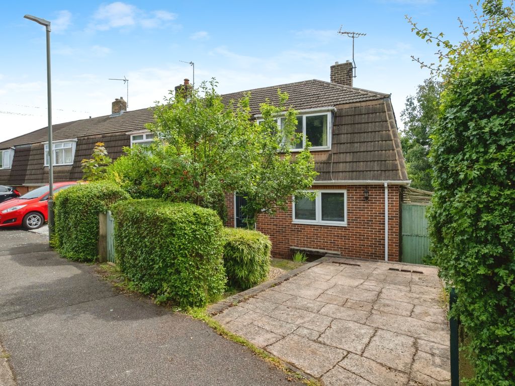 3 bed terraced house for sale in Harvey Road, Chesterfield, Derbyshire