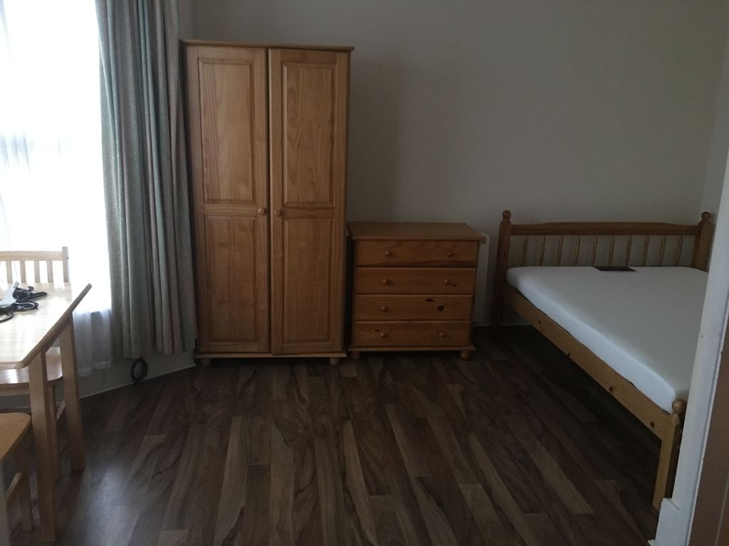 Studio to rent in Mansfield Road, Ilford IG1 Zoopla