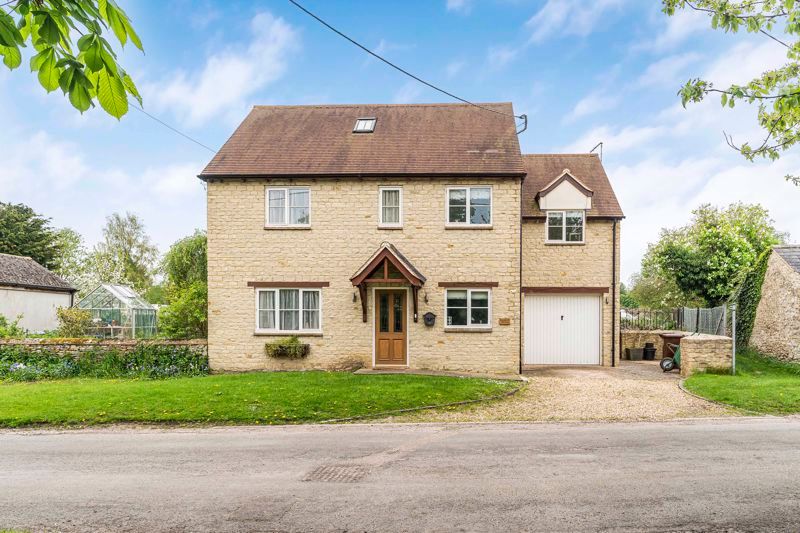 3 bed detached house for sale in North Lane, WestonOnTheGreen