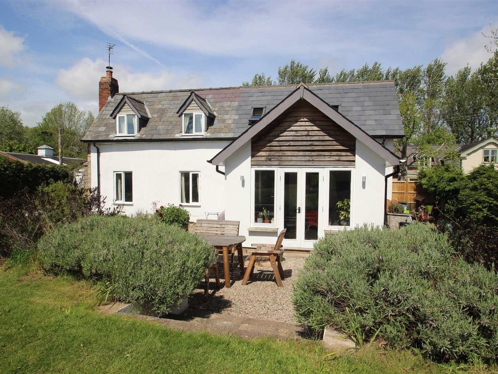 4 bed detached house for sale in Cross Keys, Hereford HR1 Zoopla