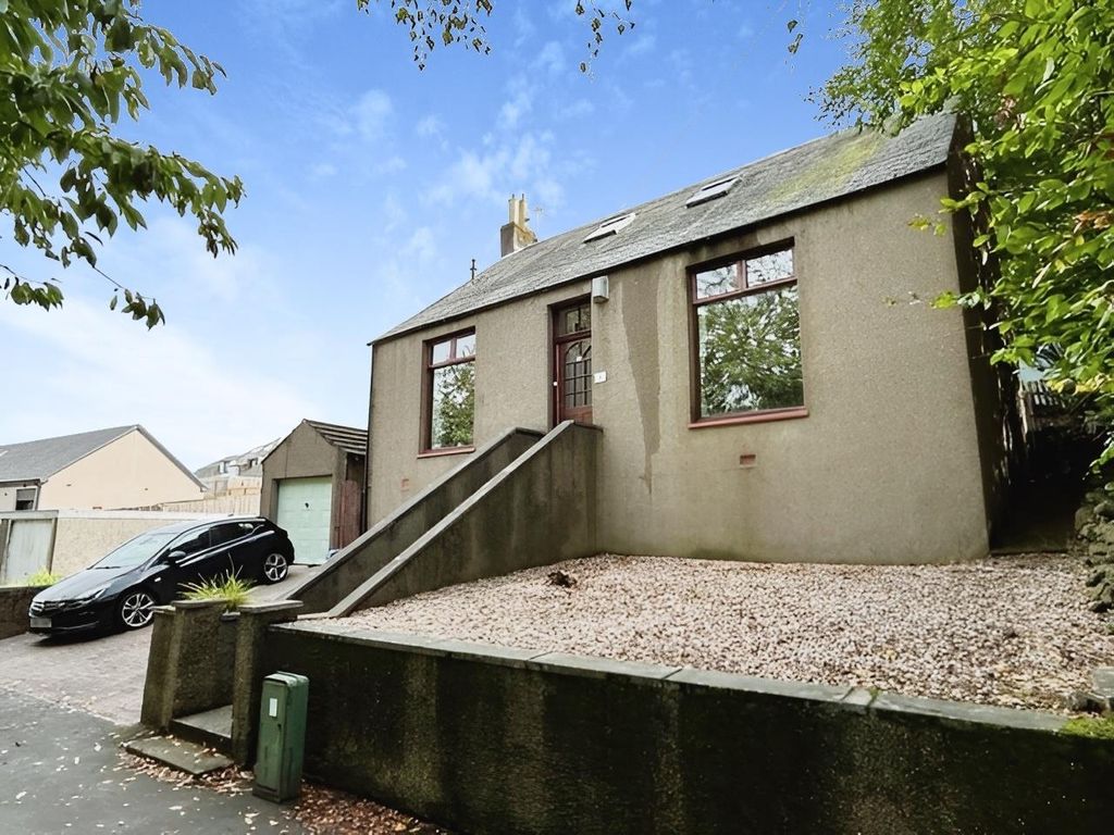 3 bed detached house for sale in Broomfield Road, Cowdenbeath KY4, £