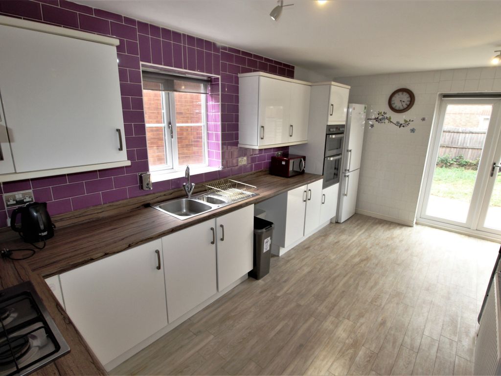 4 bed end terrace house to rent in Shropshire Drive, Coventry CV3, £1,650 pcm Zoopla