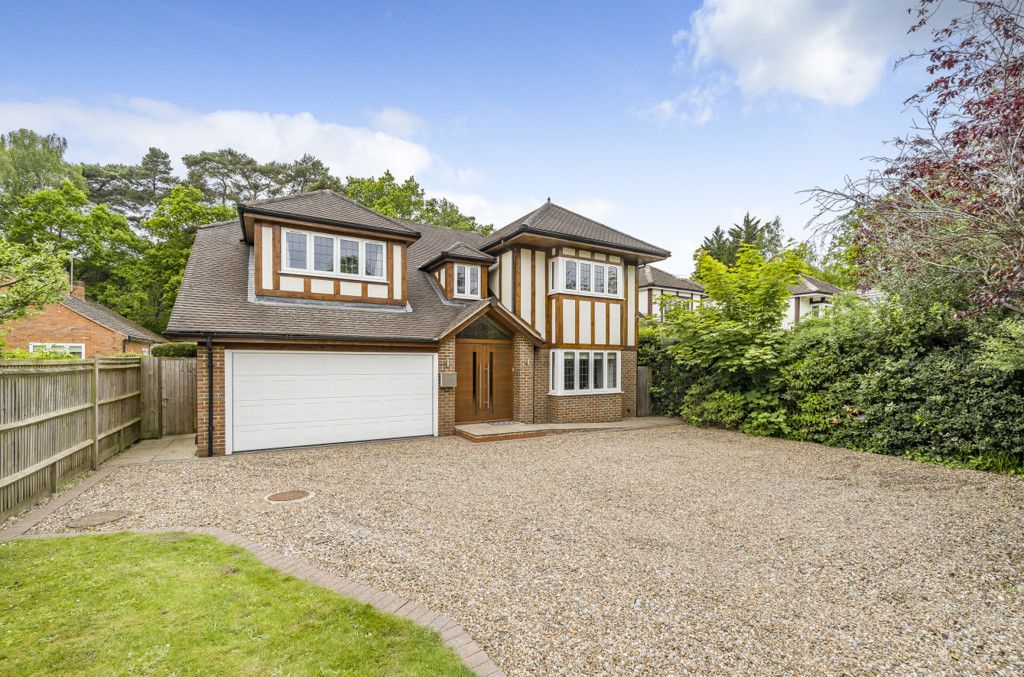 5 bed detached house for sale in New Wokingham Road, Crowthorne