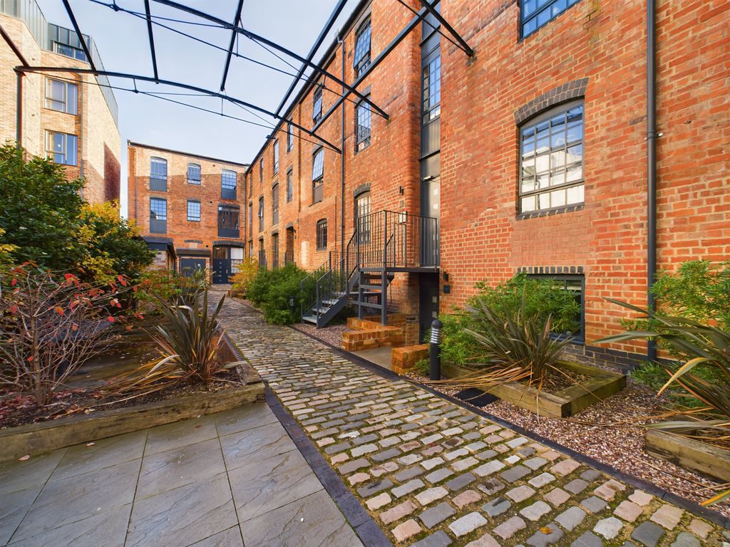 2 bed flat to rent in Axiom Apartments, Street, Cheltenham