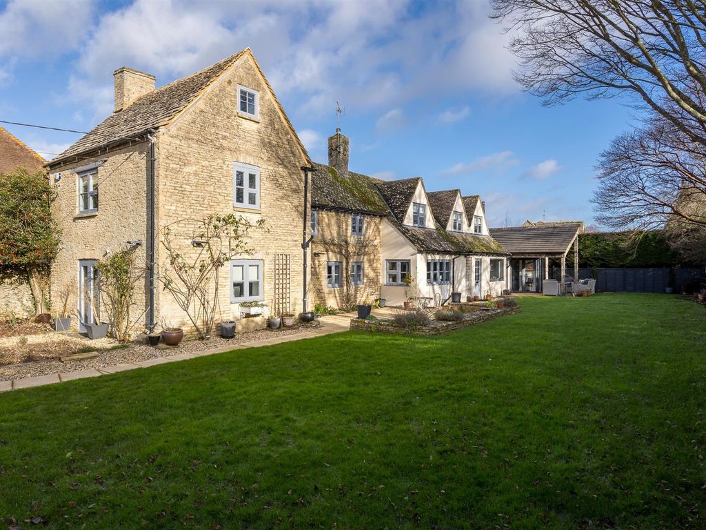 5 bed detached house for sale in Marston Meysey, Swindon SN6, £