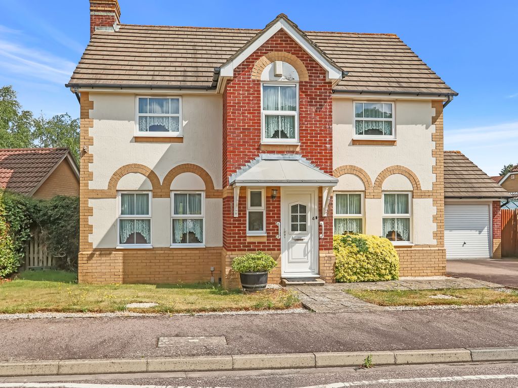4 bed detached house for sale in Rossetti Gardens, Coulsdon CR5, £