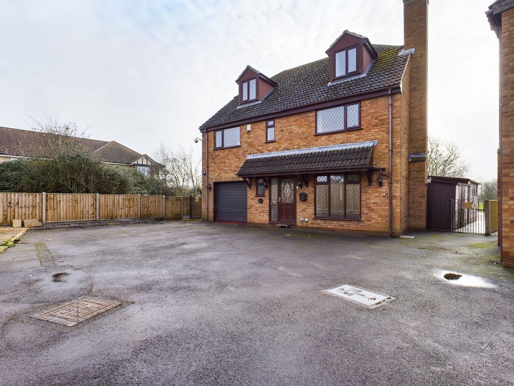 6 bed detached house to rent in Tirlebrook Grange, Ashchurch