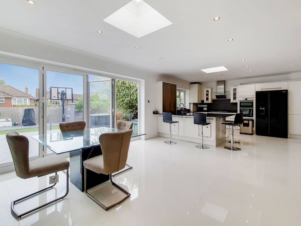 4 bed detached house for sale in Wolmer Gardens, Edgware HA8 Zoopla