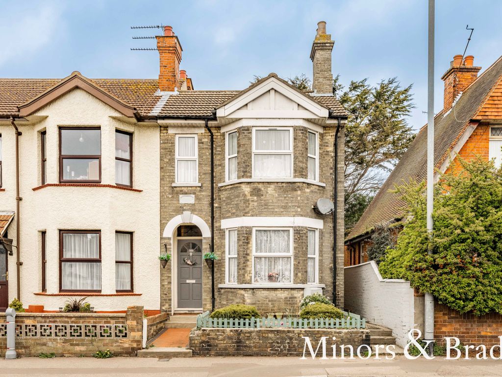 2 bed end terrace house for sale in St. Peters Street, Lowestoft NR32