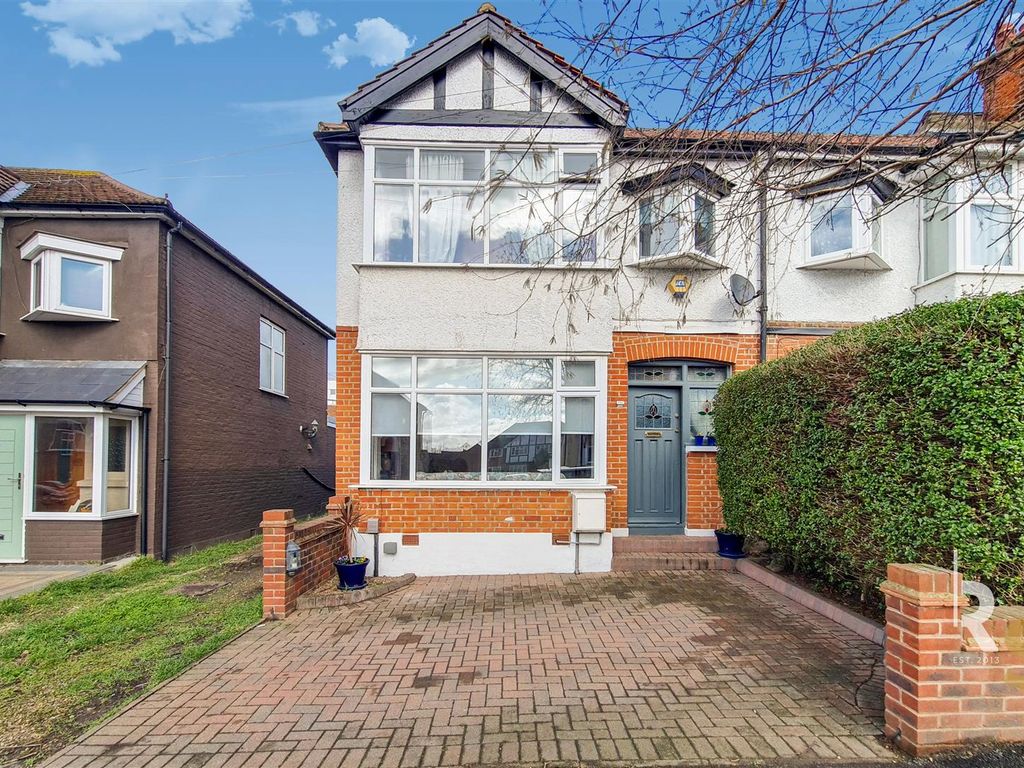 3 bed property for sale in Albert Avenue, Chingford E4 Zoopla