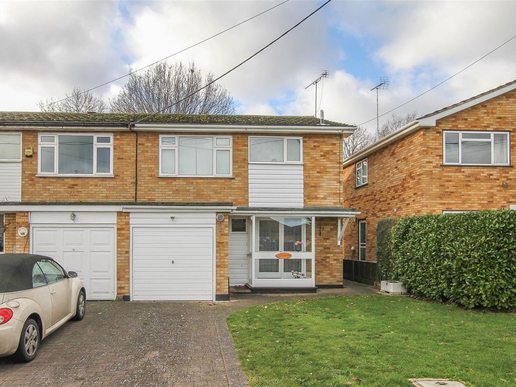 3 bed semidetached house for sale in Doddinghurst Road, Doddinghurst