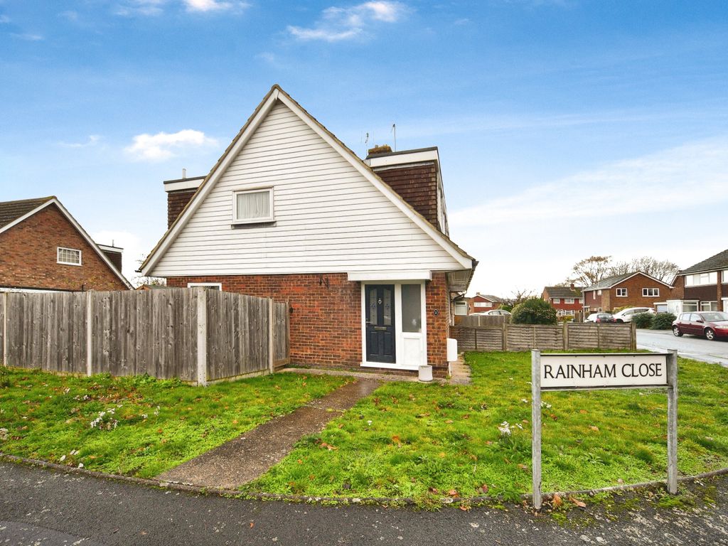 3 bed semidetached house for sale in Rainham Close, Maidstone, Kent