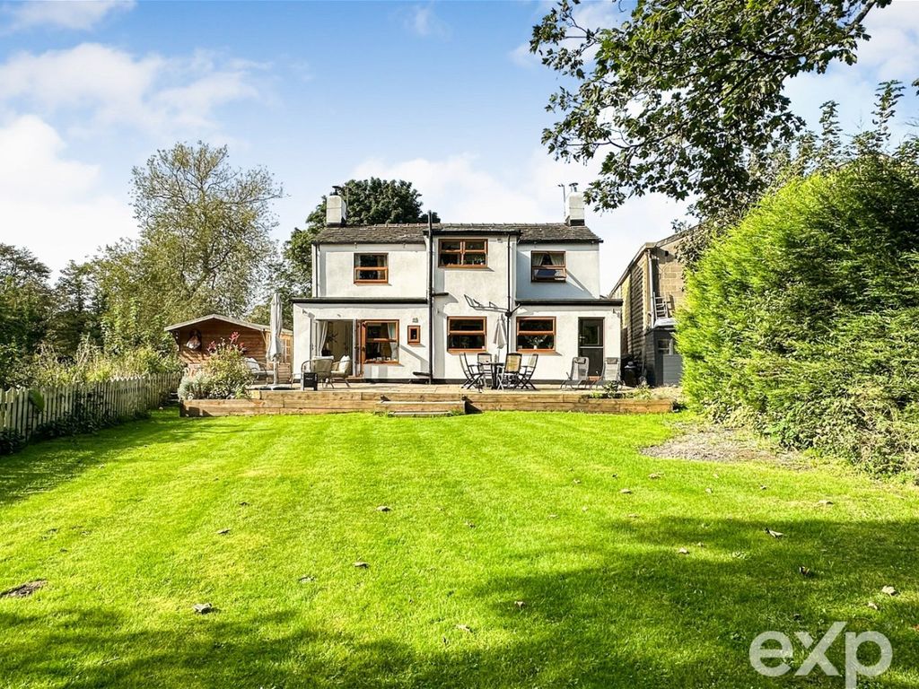 4 bed detached house for sale in Bridge Road, Horbury, Wakefield WF4, £