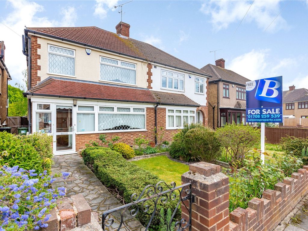 4 bed semidetached house for sale in Howard Road, Upminster RM14 Zoopla
