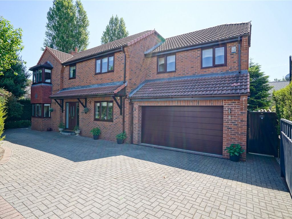4 bed detached house for sale in Lings Lane, Wickersley, Rotherham