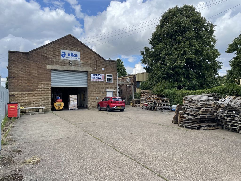 Warehouse to let in Southfields Road, Dunstable LU6, £75,000 pa Zoopla