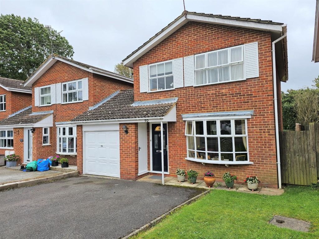 3 bed property for sale in Ashton Road, Wokingham RG41, £489,950 Zoopla