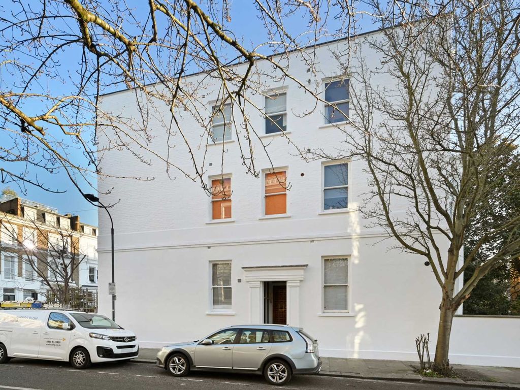 1 bed flat to rent in Sinclair Road, West Kensington W14, £1,600 pcm