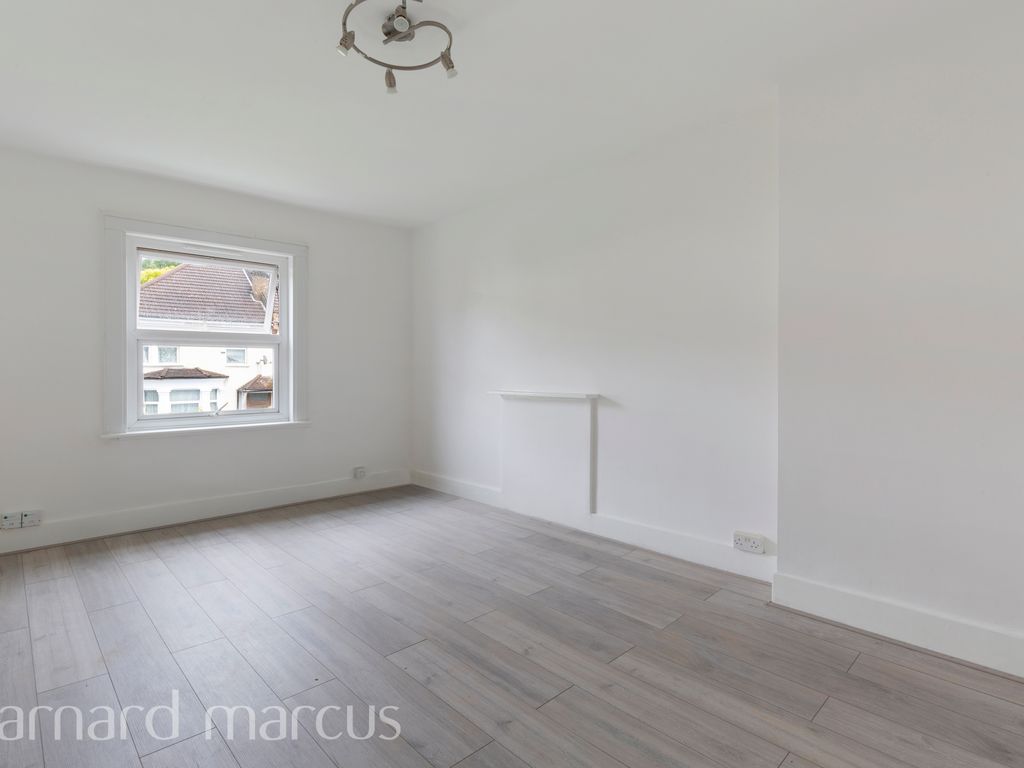 2 bed flat to rent in Farnley Road, London SE25, £1,300 pcm Zoopla