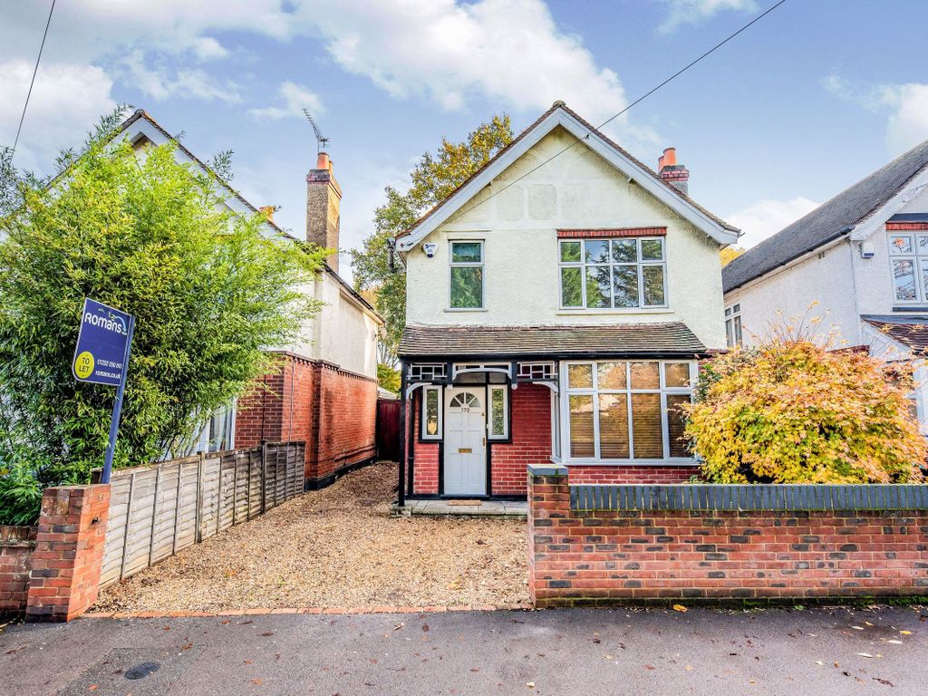 3 bed detached house to rent in Farnborough Road, Farnborough GU14 Zoopla