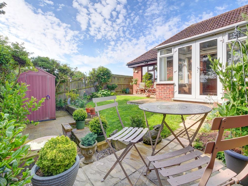 2 bed property for sale in The Cedars, Hailsham BN27 Zoopla