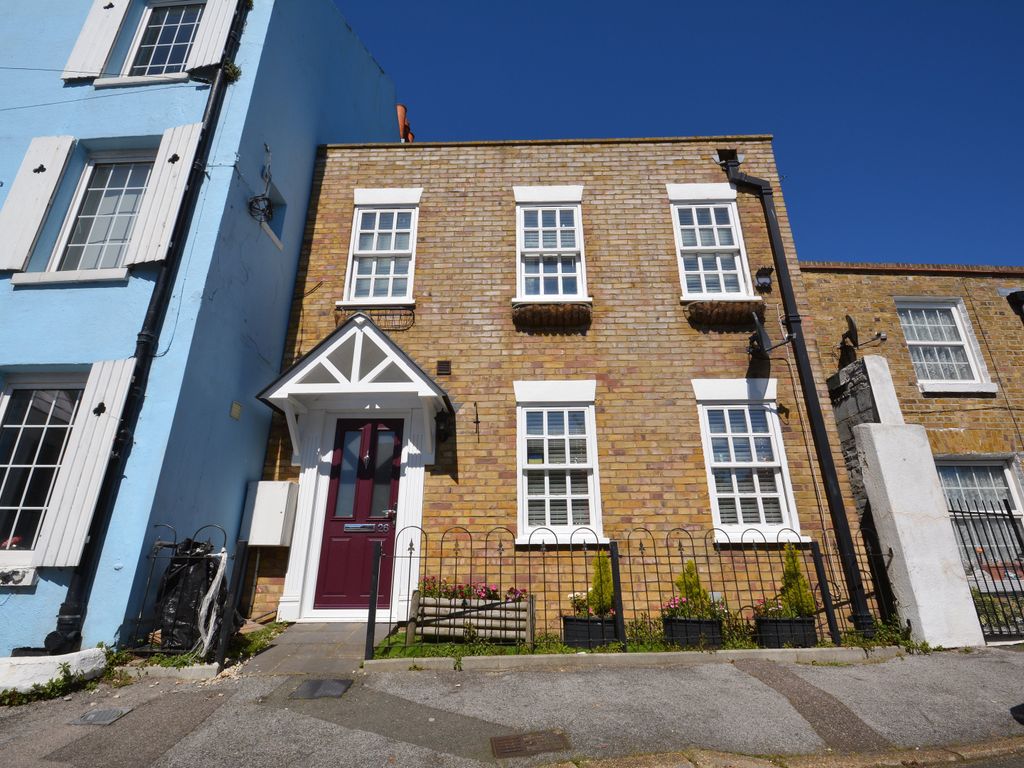 2 bed detached house for sale in Trinity Square, Margate, Kent CT9, £