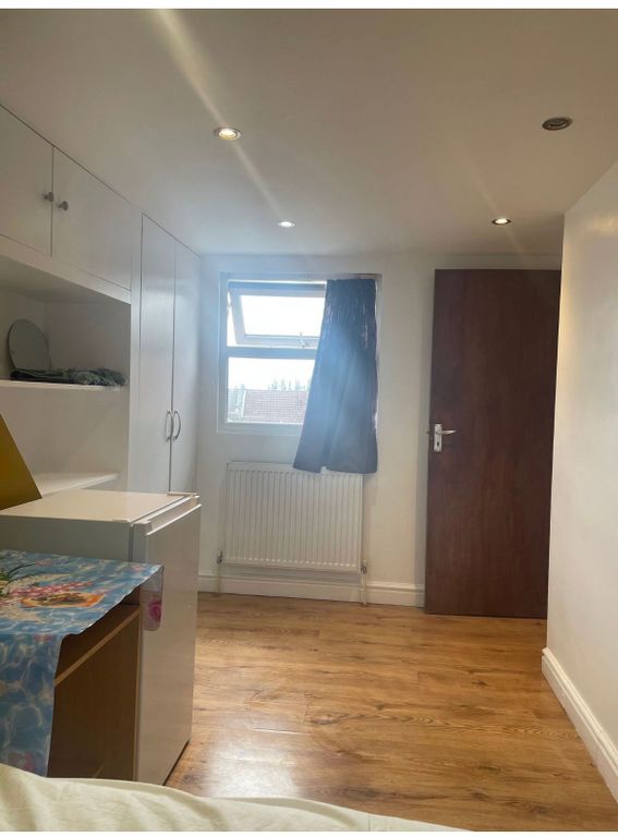 1 bed semidetached house to rent in Fulbourne Road, Walthamstow