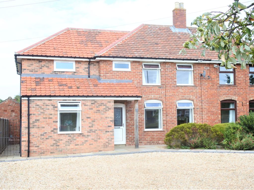 5 bed semidetached house for sale in Grantham Road, Great Gonerby NG31