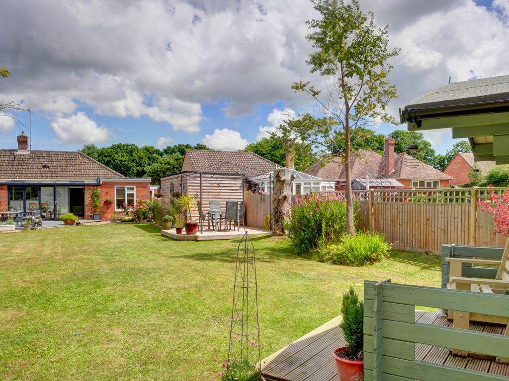 3 bed detached bungalow for sale in Hawthylands Drive, Hailsham, East