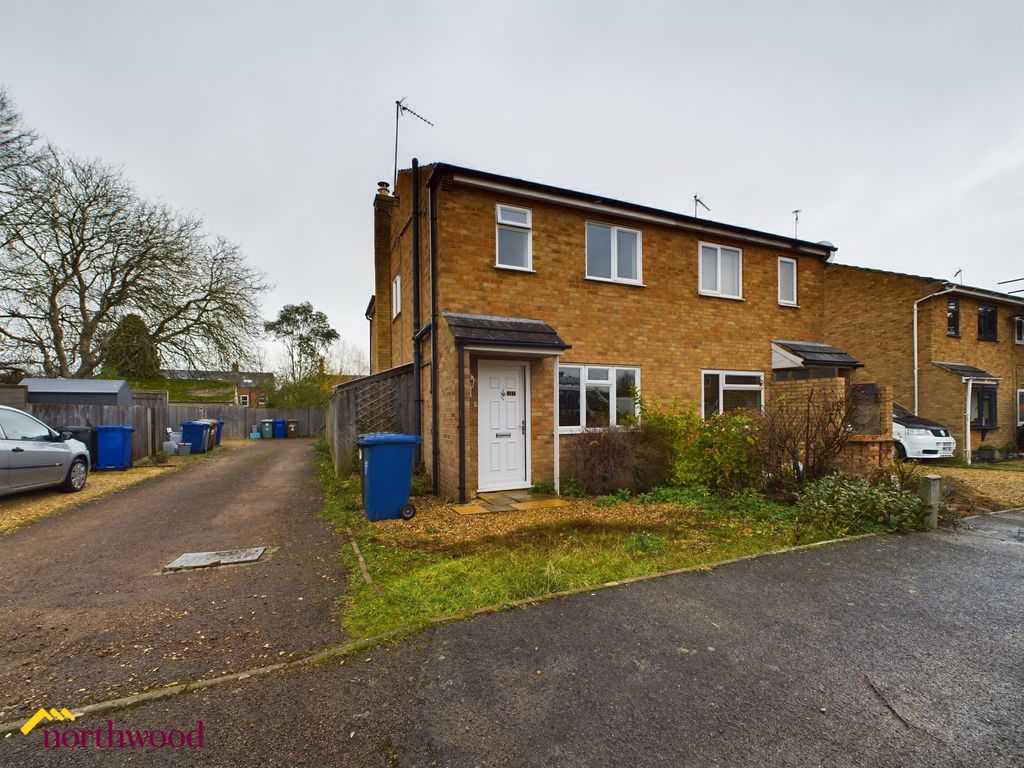 3 bed semidetached house to rent in Rectory Road, Hook Norton OX15, £