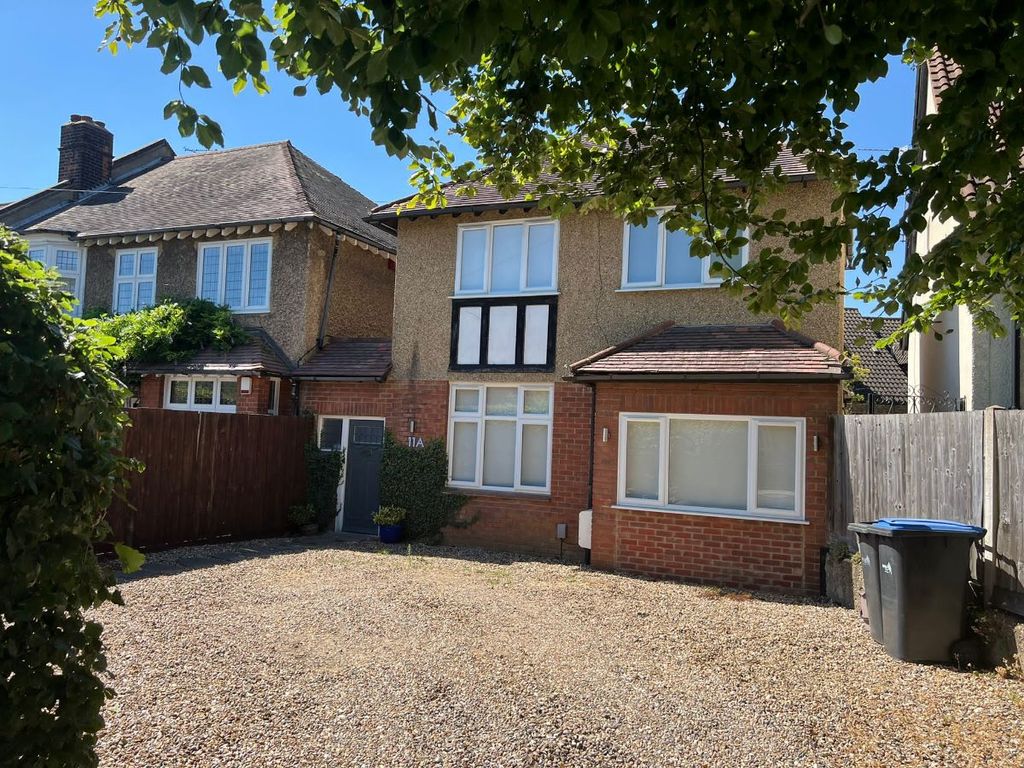 2 bed detached house to rent in Uplands Park Road, Enfield EN2 Zoopla