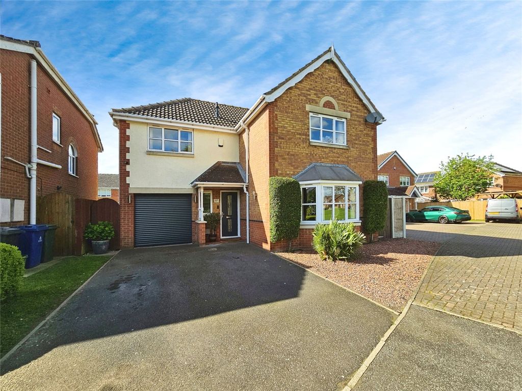 4 bed detached house for sale in Fiddlers Drive, Armthorpe, Doncaster