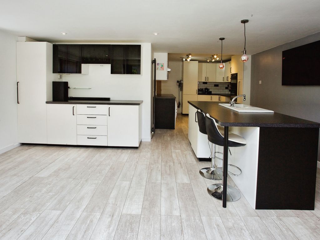 4 bed bungalow for sale in Redlands Lane, Fareham, Hampshire PO14, £