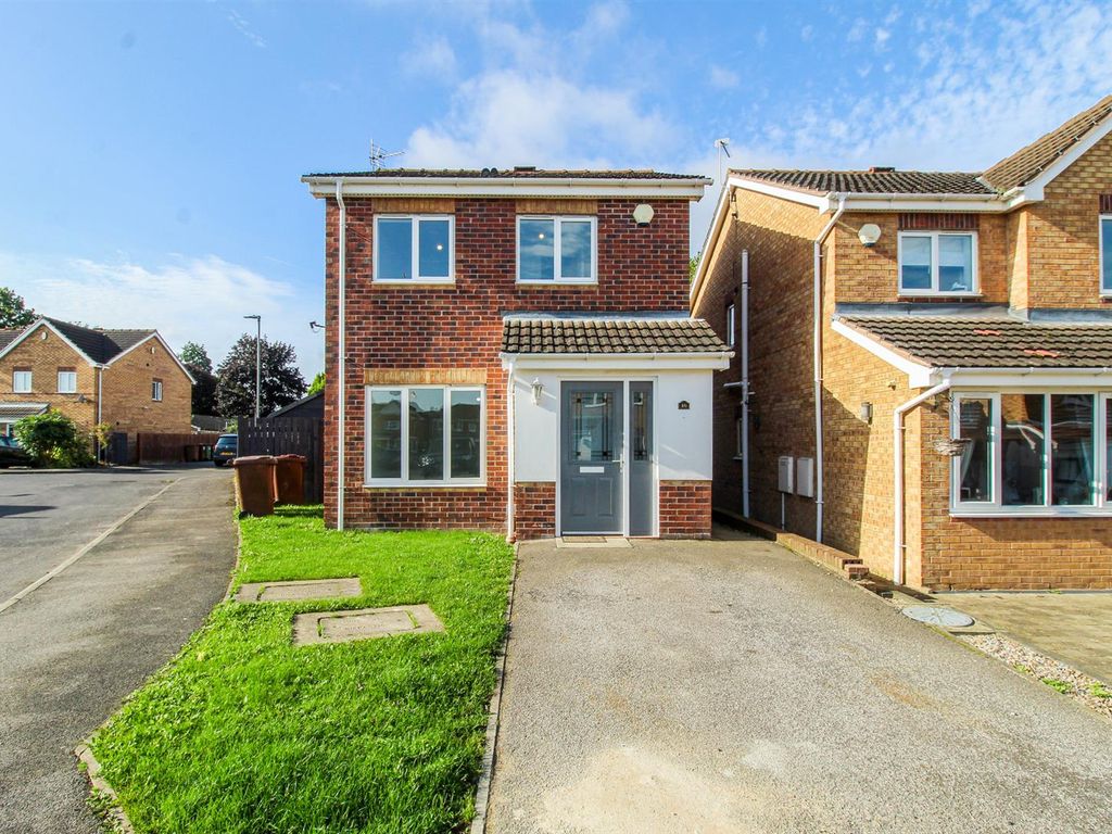3 bed property for sale in Northfield Grange, South Kirkby, Pontefract