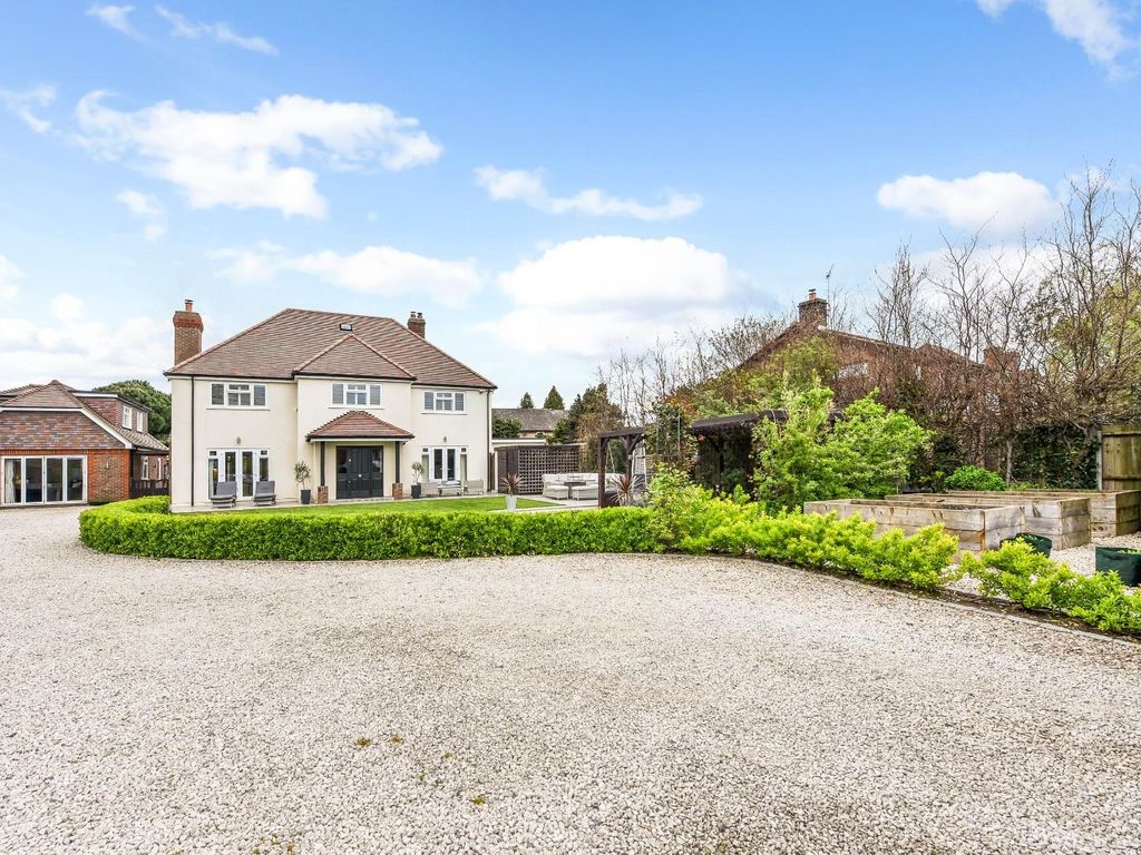 5 bed detached house for sale in Woodbury Avenue, Havant PO9, £