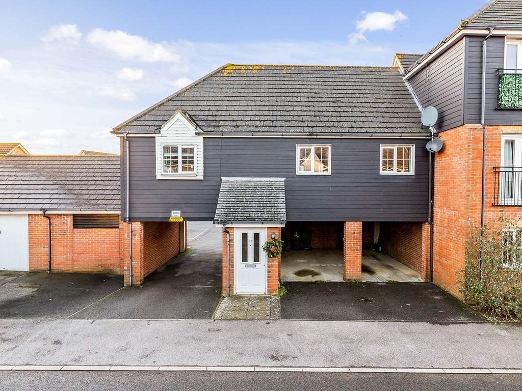 2 bed property for sale in Carter Close, Hawkinge, Folkestone CT18, £