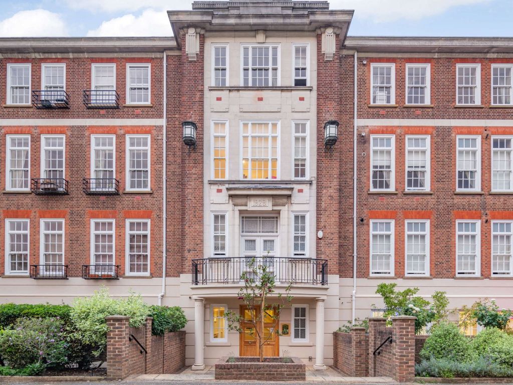 Lulworth Court, 13 Cannon Hill, London N14