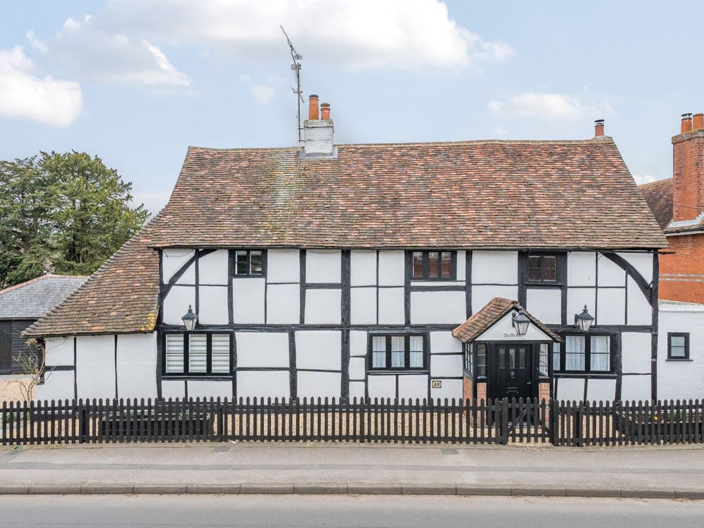 5 bed detached house for sale in Eversley Road, Arborfield Cross