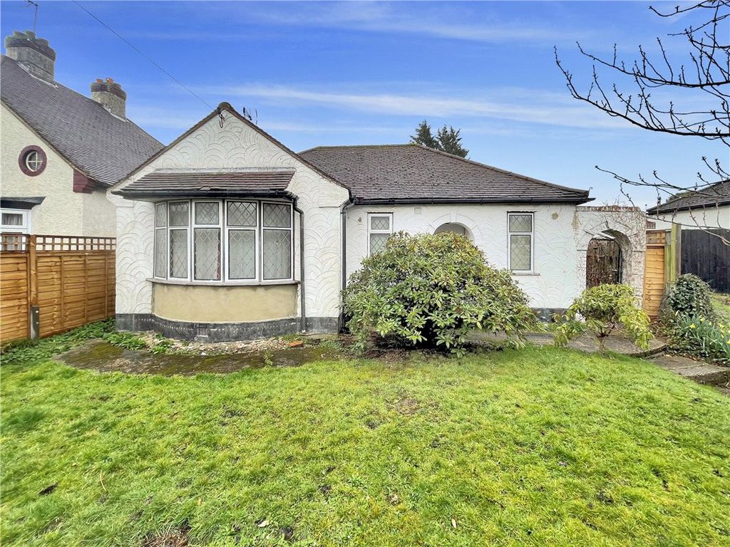 2 bed bungalow for sale in Lower Road, Orpington, Kent BR5, £425,000