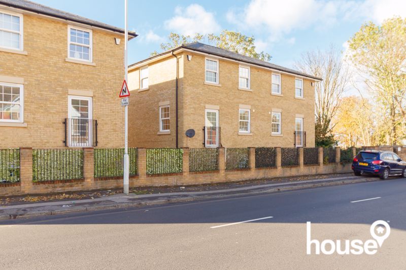 3 bed semidetached house for sale in Halfway Road, Minster On Sea