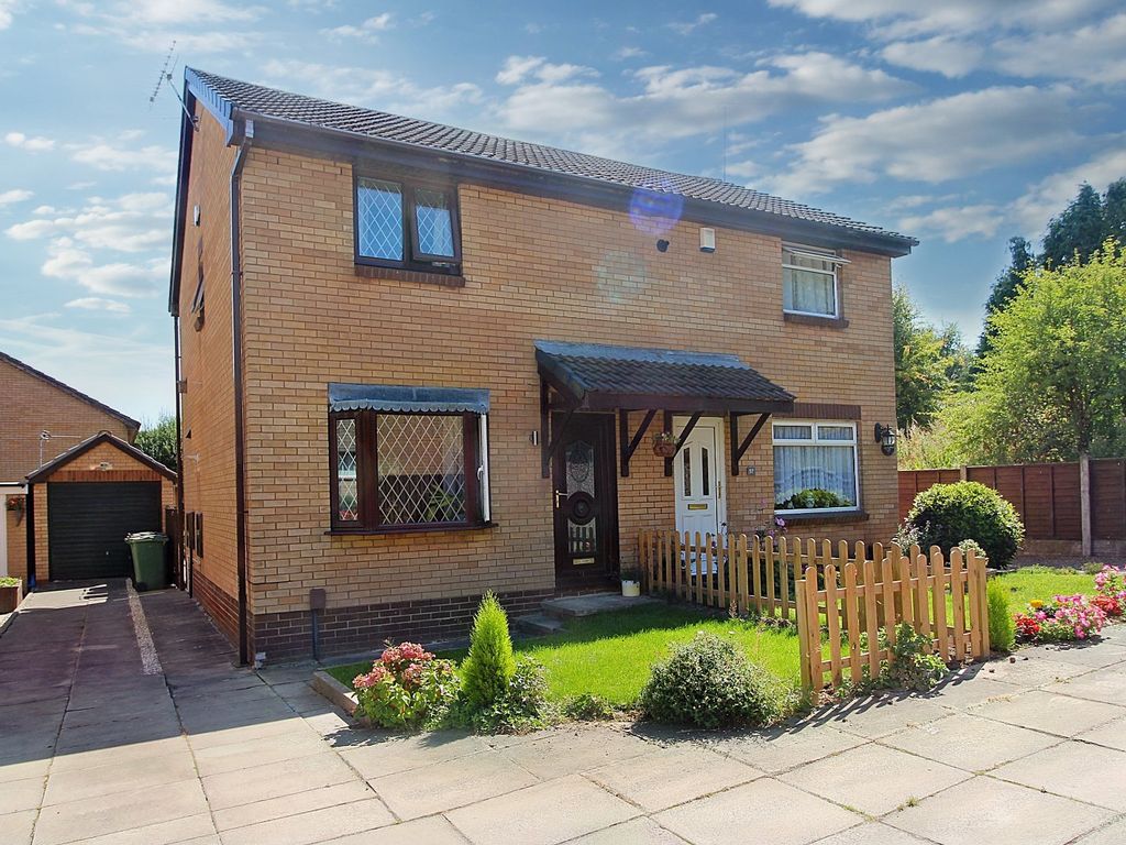 3 bed semidetached house for sale in Biddenden Road, Leeds, West