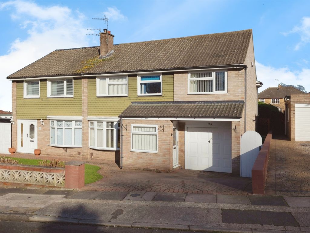 4 bed semidetached house for sale in Kensington Avenue, Normanby