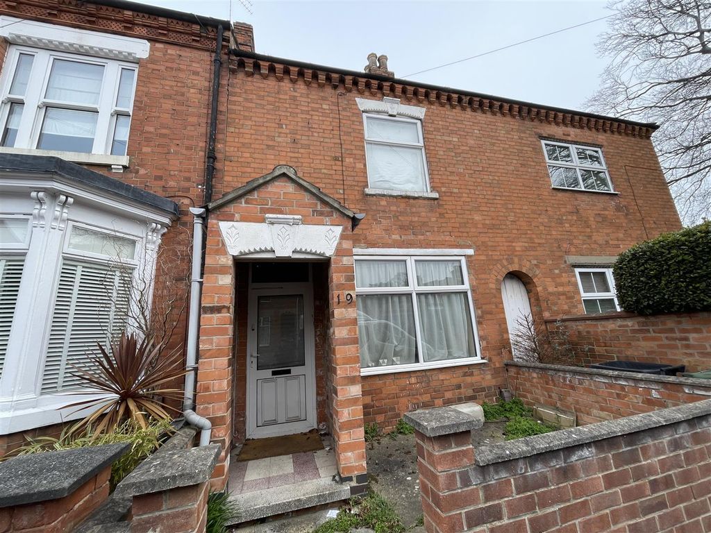 3 bed terraced house for sale in Cambridge Street, Loughborough LE11
