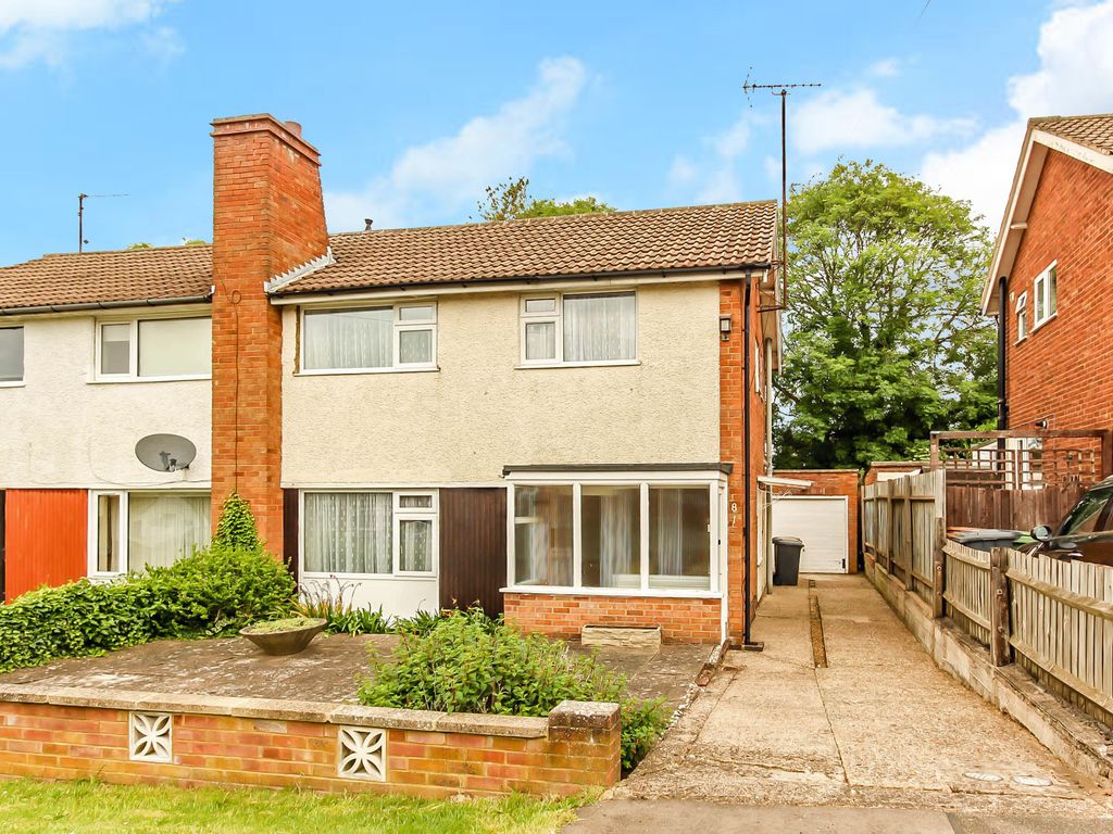 3 bed semidetached house for sale in Oakway, Wellingborough NN8, £