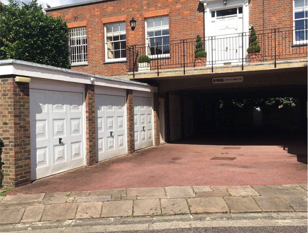 Pembroke Gardens Close, Kensington, London W8