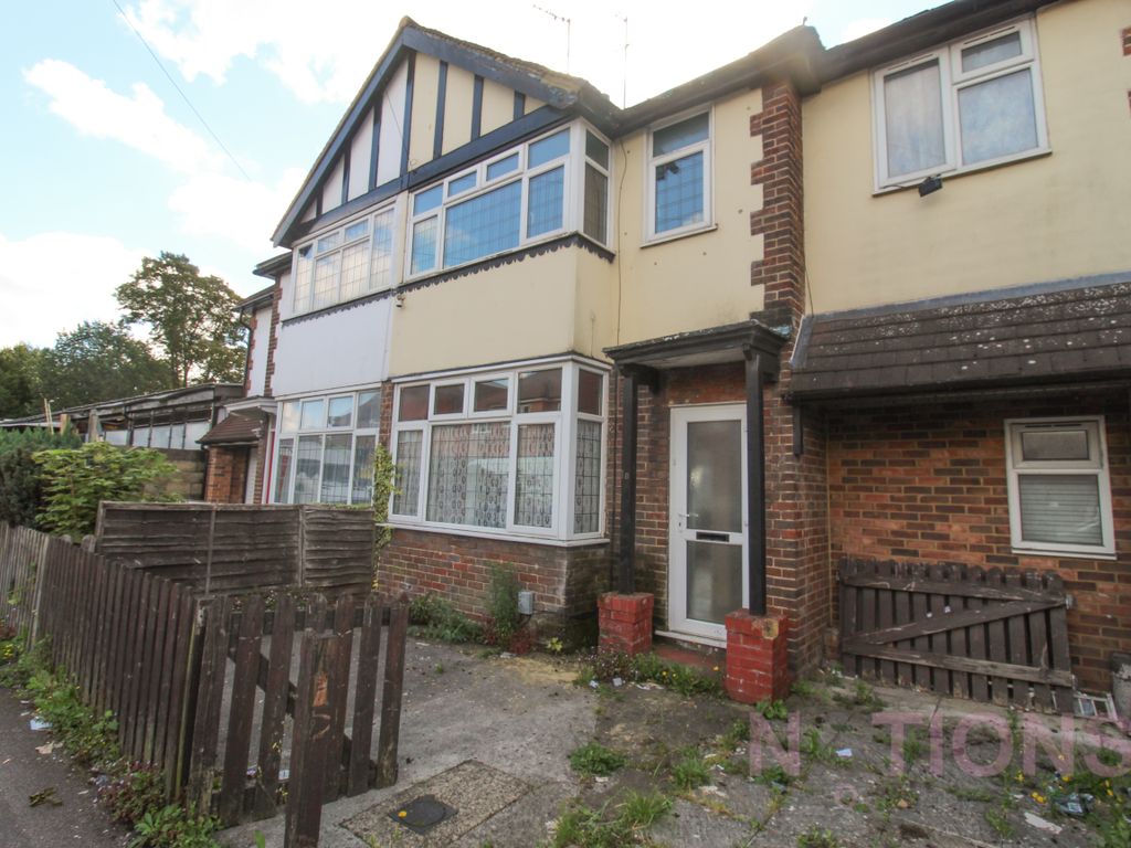 3 bed semidetached house for sale in Chester Avenue, Luton LU4, £275,000 Zoopla