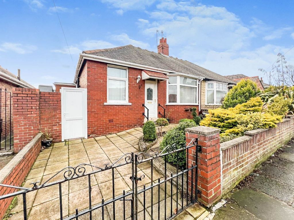 3 bed bungalow for sale in Lansdowne Terrace West, North Shields NE29